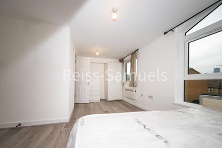 6 bedroom townhouse to rent - Photo 2