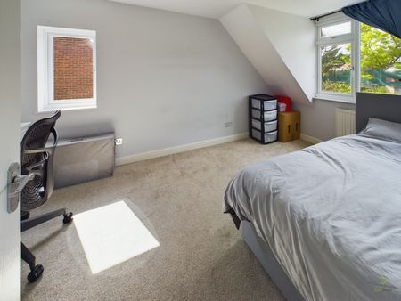 3 Bedroom - Photo 4