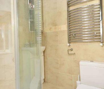 Station Approach, West Byfleet, KT14 - Photo 4