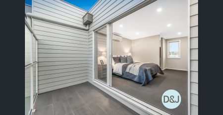 Townhouse – Walking Distance to Town Centre - Photo 3