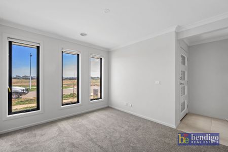 Family-Friendly Home with Modern Features - Photo 3