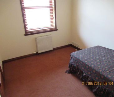 4 bedroom detached house to rent - Photo 5