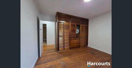 Light-Filled Corner Home by the Trail. - Photo 3