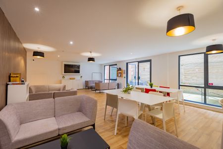 studio to rent West Bar House, 70 Furnace Hill, Sheffield, S3 - Photo 2