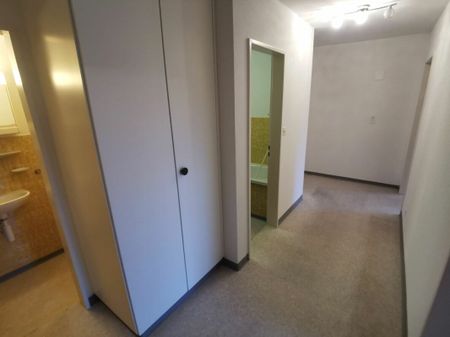 Schöne 3 Zimmer Singlewohnung in Bahnhofsnähe, mit moderner Küche und Balkon ins Grüne - Photo 3