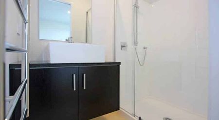 Spotless 4 bedroom! - Photo 5