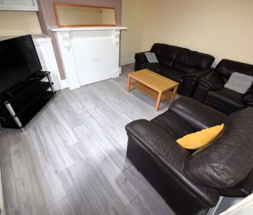 4 bedroom House in Branksome Place (4 Bed), Leeds - Photo 3