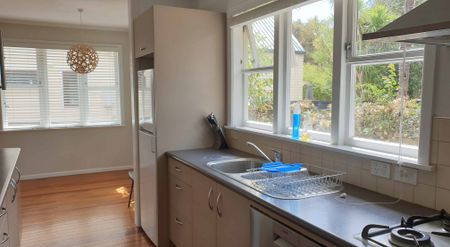 Meadowbank Three Bedroom - Photo 3