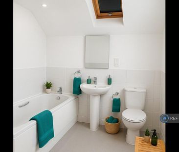 2 bedroom penthouse to rent - Photo 6