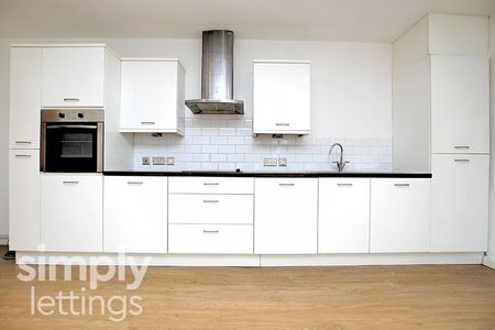 2 Bed property for rent - Photo 4