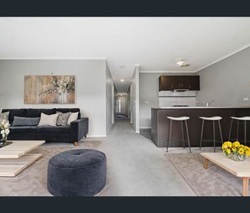 Modern & Comfortable Family Living in Hunt Club Estate - Photo 1