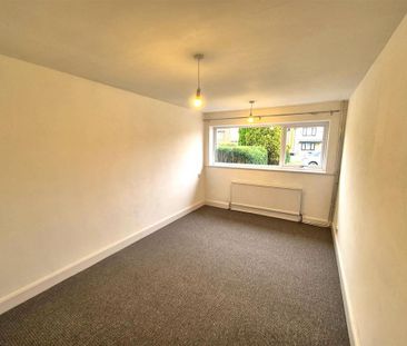 2 bedroom semi-detached bungalow to rent - Photo 3