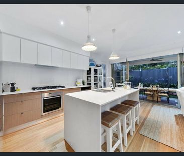 Inner City Luxe Townhouse! - Photo 6