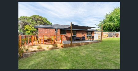 Charming 3-Bedroom Home in the Heart of Frankston - Photo 3