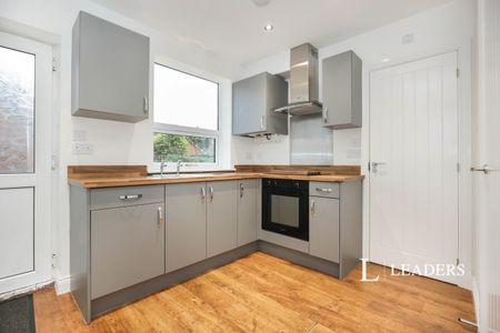 3 bedroom terraced to rent Wallis Road, Kettering, NN15 6NY - Photo 3