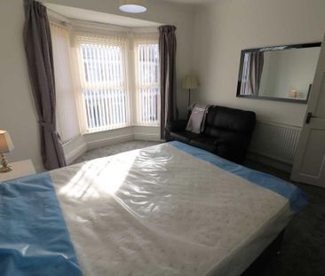 5 bedroom apartment to rent - Photo 4