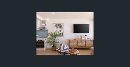 Absolute Beachfront Apartment in a Sought-after Location - Furnished - Photo 4