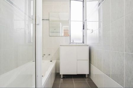 This 3 Bedroom apartment is sure to impress!!! - Photo 5