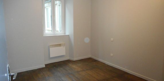 Location Appartement 2 pièces 63m² BELLAC 87300 - Photo 2