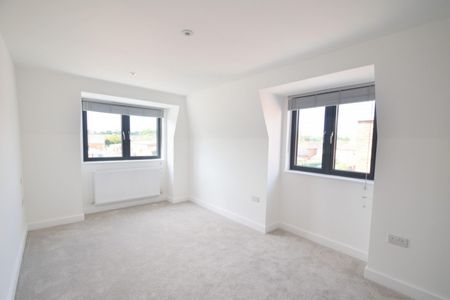 Francis Court, Chiltern Avenue, Amersham,HP6 - Photo 2