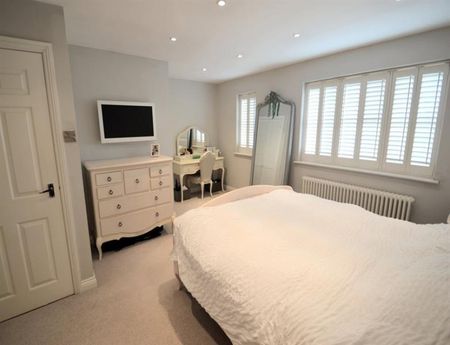 2 Bedroom Terraced Available Arranging tenancy - Photo 3