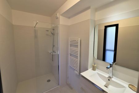 Location Appartement 2 pièces 48m² AIX EN PROVENCE 13100 - Photo 4