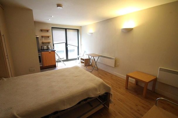 Studio to rent - Photo 1