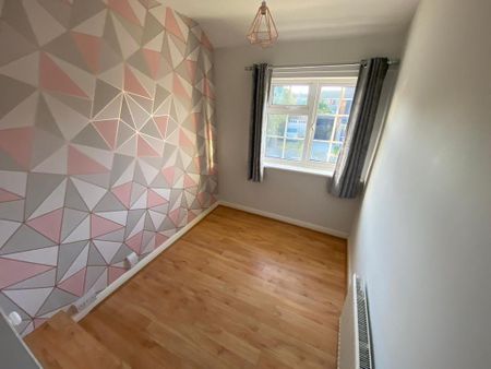 3 bedroom semi-detached house to rent - Photo 5