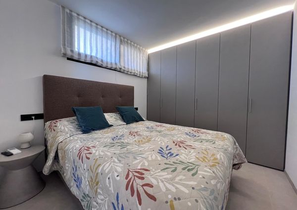 Modern Apartment with Sea Views in Palmanova