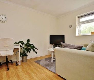 Knaphill, Woking, Surrey, GU21 - Photo 1