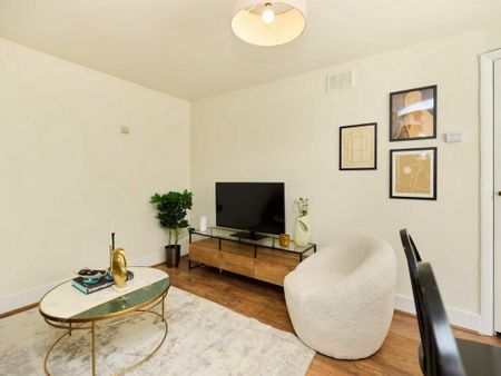 3 bedroom apartment to rent - Photo 3