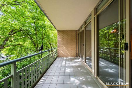 Fantastic Two Bedroom - Photo 5