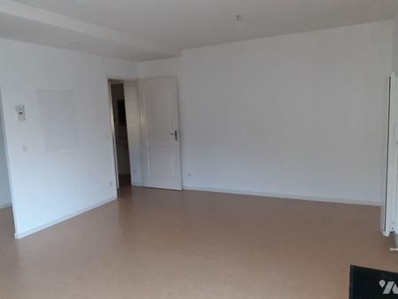 Pour visiter, appeler le 02.23.55.91.17. VITRE, Quartier Beauvais. Un appartement T3 en duple... - Photo 2