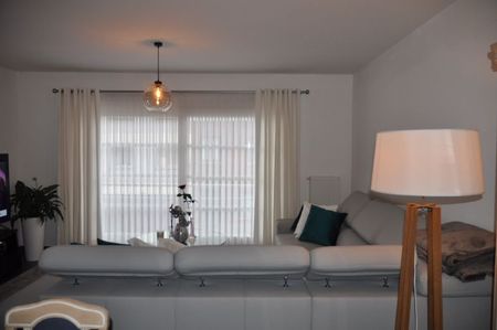 Recent appartement met 2 slaapkamers en garage. - Photo 2