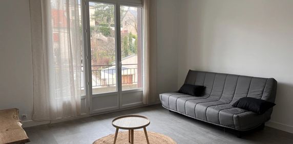 Location Appartement 4 pièces 86 m2 à Rodez - Photo 2