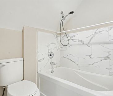 For Lease - 165 Cavell Avenue, Hamilton, Ontario - Photo 3