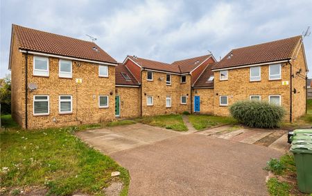 Whimbrel Close, Sittingbourne, Kent, ME10 - Photo 3