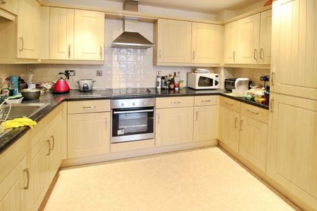 2 bedroom flat to rent - Photo 5