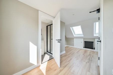 1 bedroom in a house share to rent - Photo 2