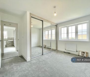 4 bedroom detached house to rent - Photo 2