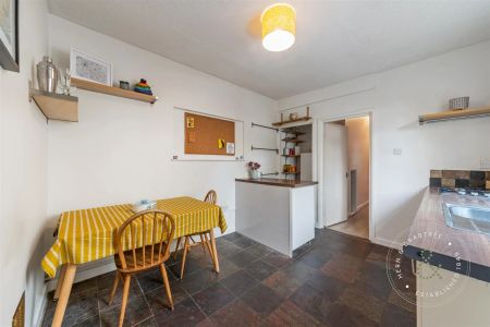 1 Bedroom Flat - Photo 4
