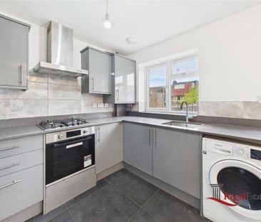 4 bedroom terraced house to rent - Photo 1