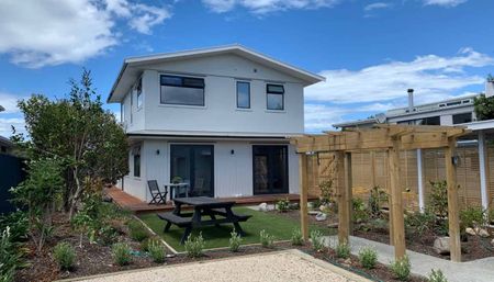 Stunning four bedroom rental in Motueka - Photo 4