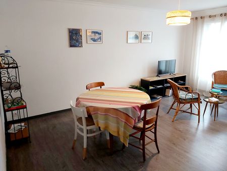 Location Appartement 3 pièces 71m² - Photo 2