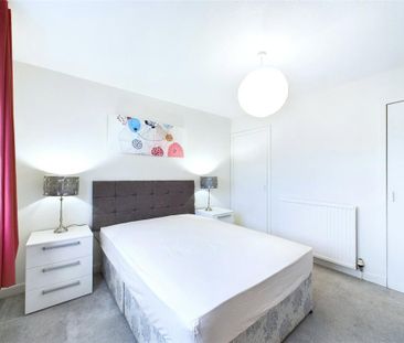 2 bedroom semi-detached house to rent - Photo 6