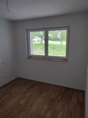 Top Gelegenheit - wohnen am Land und doch stadtnah! 2-Zimmer-Wohnung mit möblierter Küche und gemütlicher Terrasse am Stadtrand von Ried - Photo 5