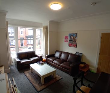 6 Bed - 21 Manor Terrace, Headingley, Leeds - LS6 1BU - Student - Photo 1