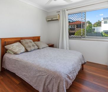 2 Bedroom unit with a verandah overlooking a park and water - Photo 5