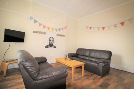 6 bed Semi-Detached House for Rent - Photo 4