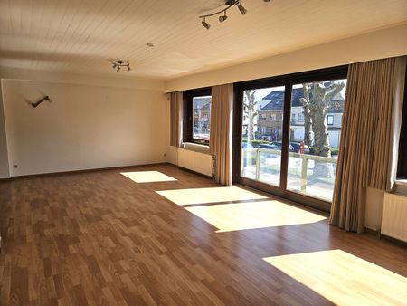 Instapklaar appartement met ruim terras op toplocatie! - Photo 2